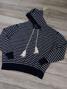CORTLAND PARK..CASHMERE PULLOVER HOODIE..MEDIUM..FLAW